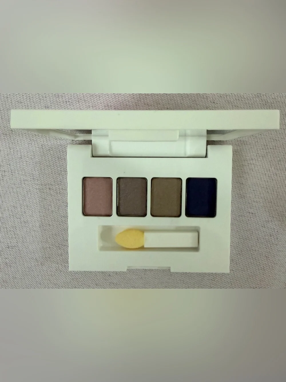Estee Lauder Bundle of 3 Compact Eyeshadow Pallets with Mirrors (Neutral&Purples